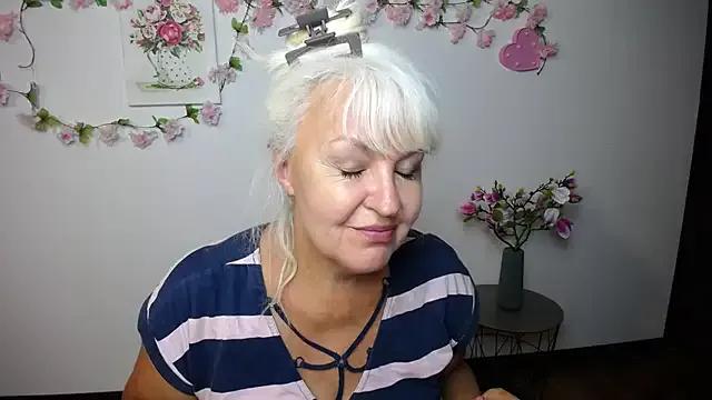 Freechat BlondyLeeBest on StripChat