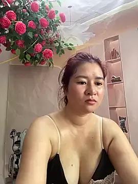 Bollozzy_89 on StripChat