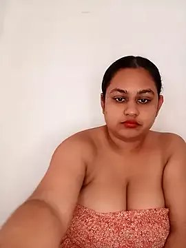 bumblebeegirl on StripChat 