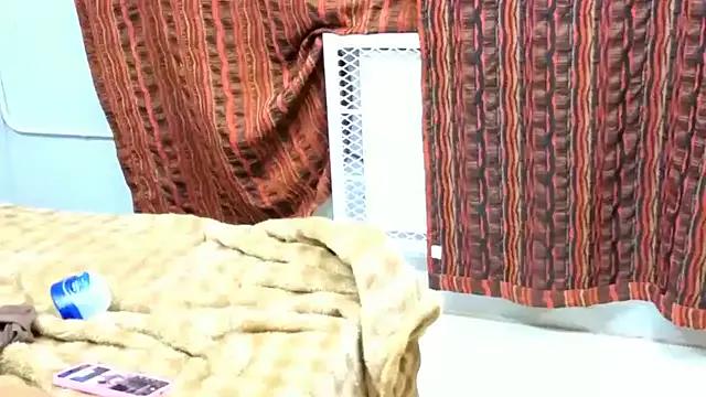 CaramelDelux27 on StripChat 