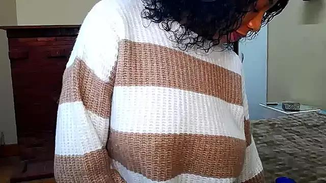 CaramelDelux27 on StripChat 