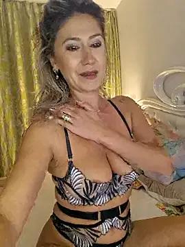 Freechat CelynaRoss on StripChat