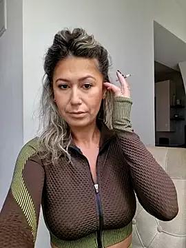 Freechat CelynaRoss on StripChat