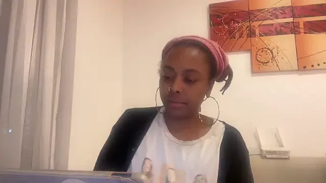 ChocolateCakeQueen on StripChat
