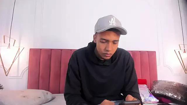 Connie_Luke on StripChat 