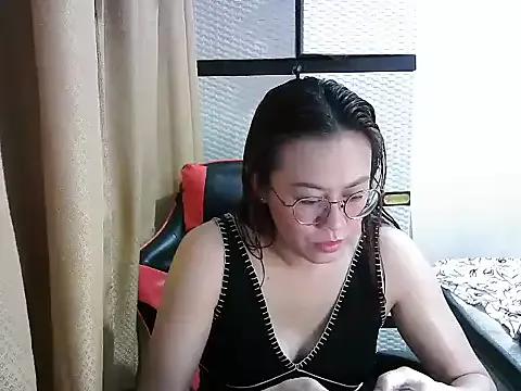 Freechat crizzybel on StripChat