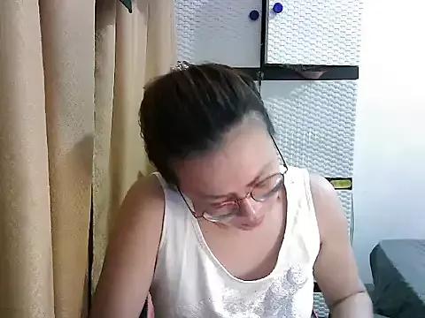 Freechat crizzybel on StripChat