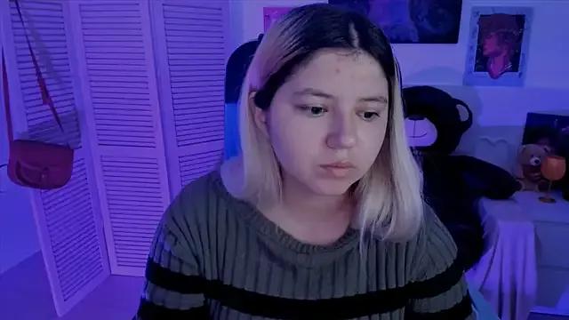 DiaAngell on StripChat