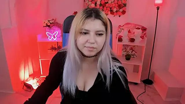 DiaAngell on StripChat 