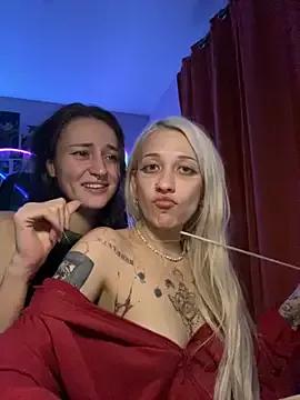 Dooubletroublee on StripChat