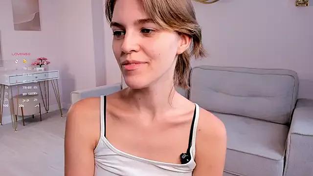 EleneButton on StripChat 