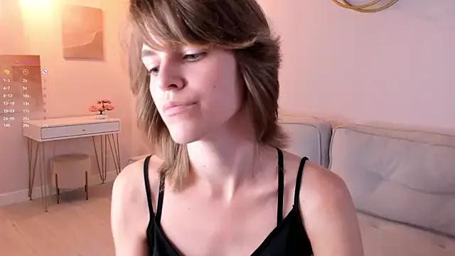 EleneButton on StripChat 