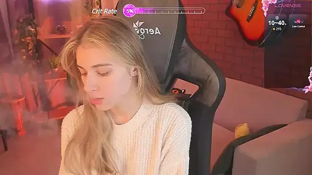 EllieCutes on StripChat 