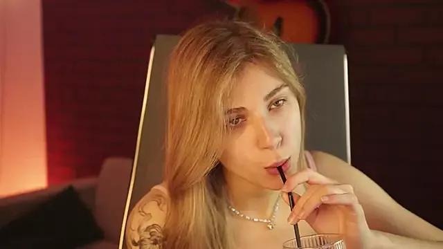 EllieCutes on StripChat 