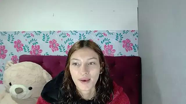 Emma-Wilson on StripChat 