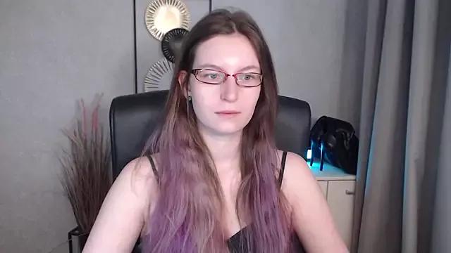 emmaxDelight on StripChat 