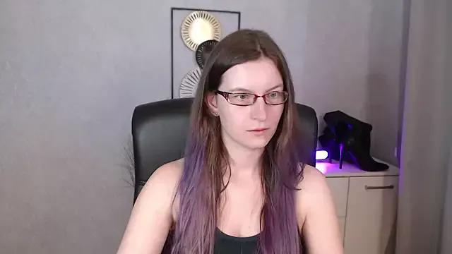 emmaxDelight on StripChat 