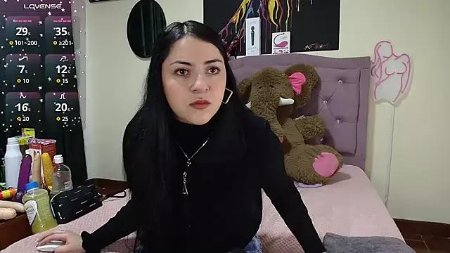 Emmie_Hot on StripChat 