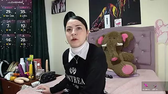 Emmie_Hot on StripChat 