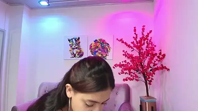 Emmy_coyner on StripChat 