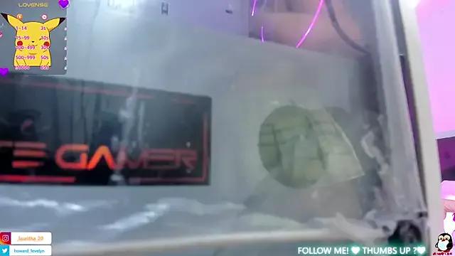 evelyn_23 on StripChat 