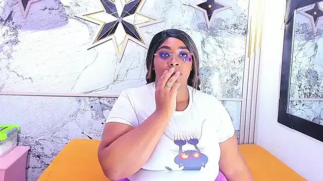 HannyMansonh on StripChat 
