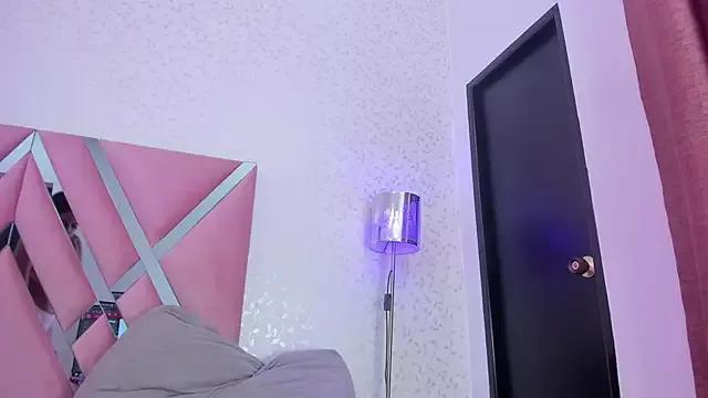 Helenn_monroy1 on StripChat 