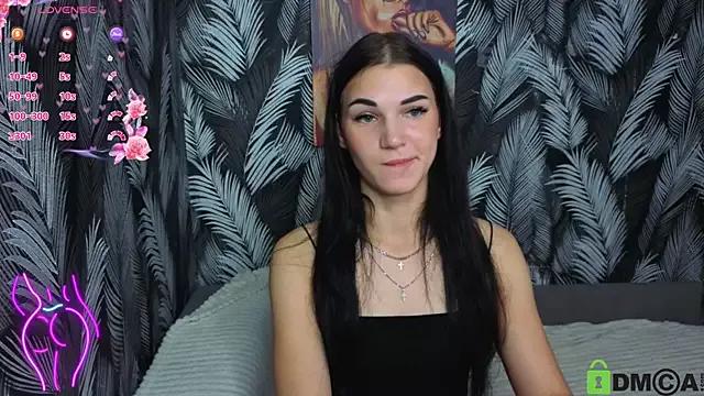 Hellen_Moore on StripChat 