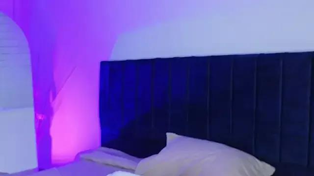 Hollycute_cf on StripChat 