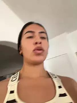 IssabellaLopez on StripChat 