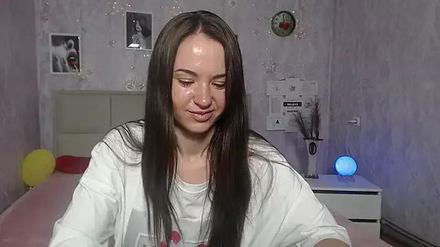 KaraCriegs on StripChat 