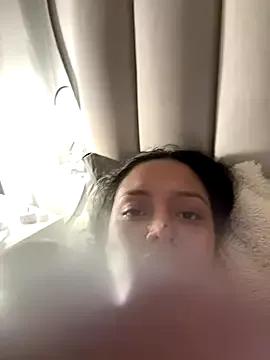 Freechat kenndall_21 on StripChat