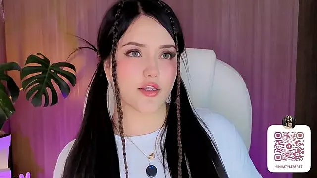 KiimTyler_ on StripChat
