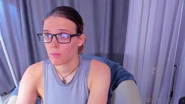 KIKI_Krash on StripChat 