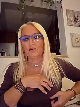 kikkastar on StripChat 