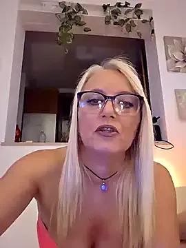 kikkastar on StripChat 