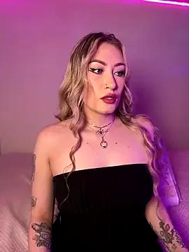 Lally_Valencia__ on StripChat 