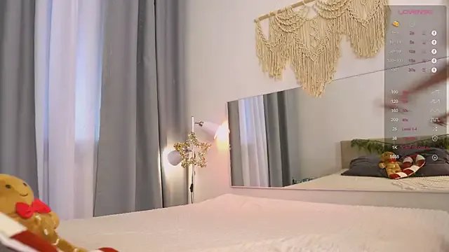 LeelooYolo on StripChat 