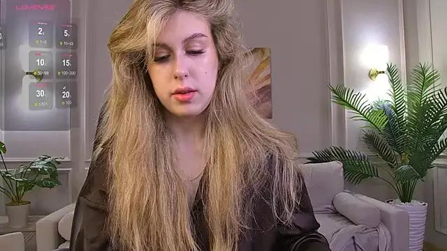 Lillian_Dyson on StripChat 