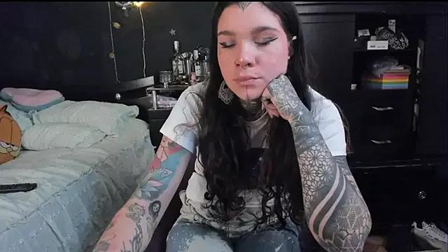 Lilmarieee on StripChat 