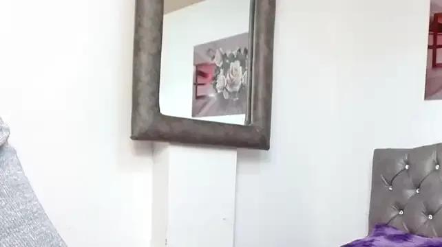 lily_f00x on StripChat 