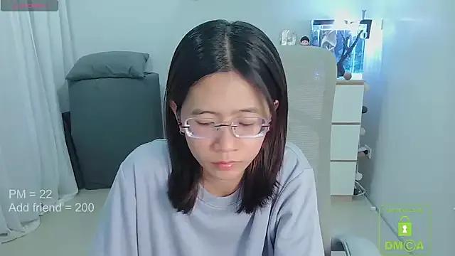 littlemiilk on StripChat 