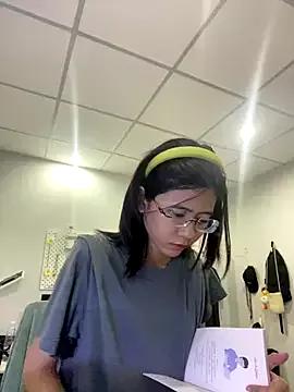 littlemiilk on StripChat 