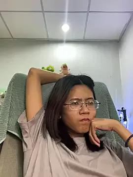 littlemiilk on StripChat 