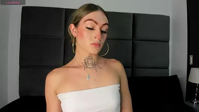Lizz_Luna on StripChat 