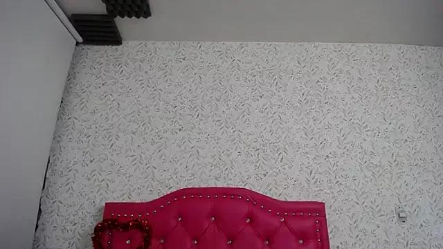 luly_pink on StripChat 
