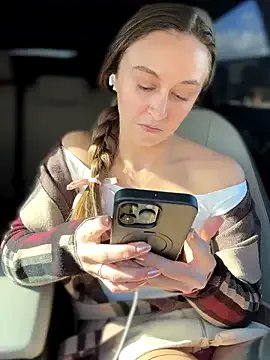 lunagirl13 on StripChat