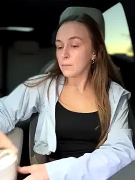 lunagirl13 on StripChat