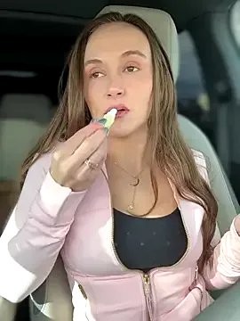 lunagirl13 on StripChat