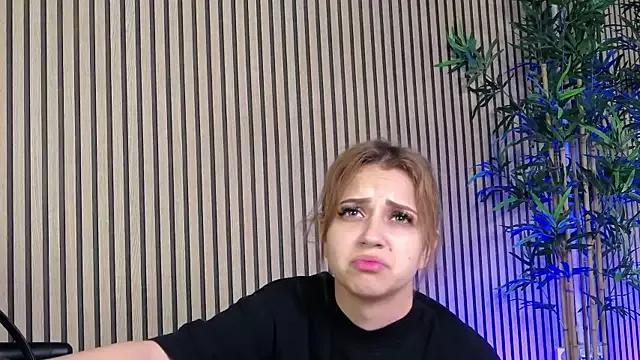 MaddieRay on StripChat 